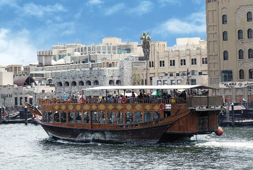 Balade en bateau : Arabian Dhow Cruise