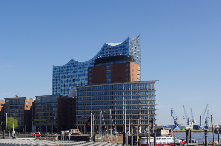 Visite guidée : Circuit des monuments "De l'église St. Michaelis à l'Elbphilharmonie" choice attraction