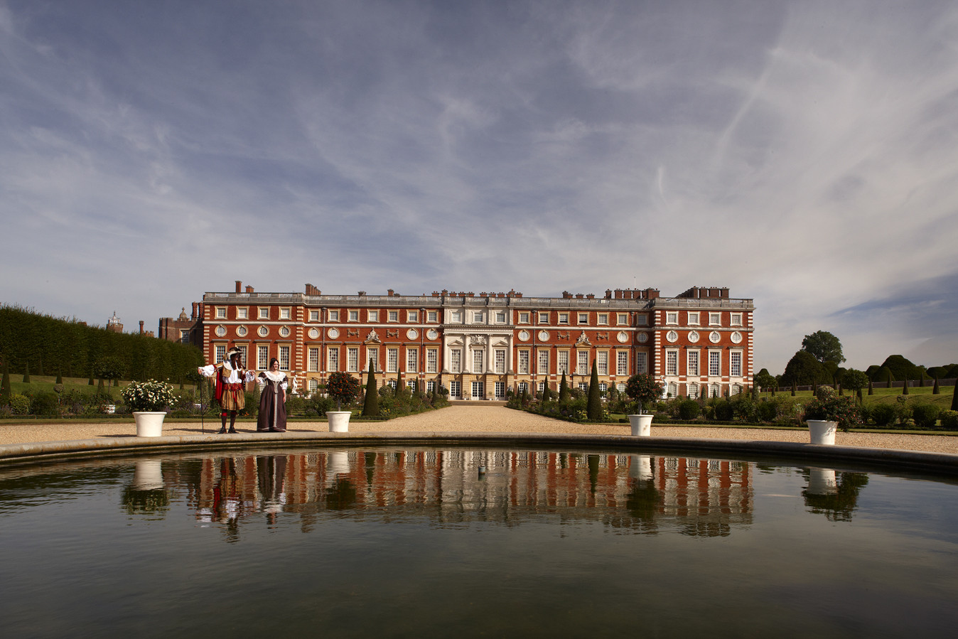 Le Palais de Hampton Court : Royauté, Majesté et Beauté Intemporelle Révélées