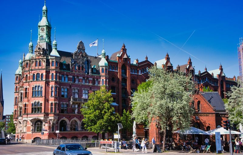 Visite guidée au choix : « Westfield, HafenCity et Speicherstadt » ou Reeperbahn, le « quartier chaud » de St. Pauli.
