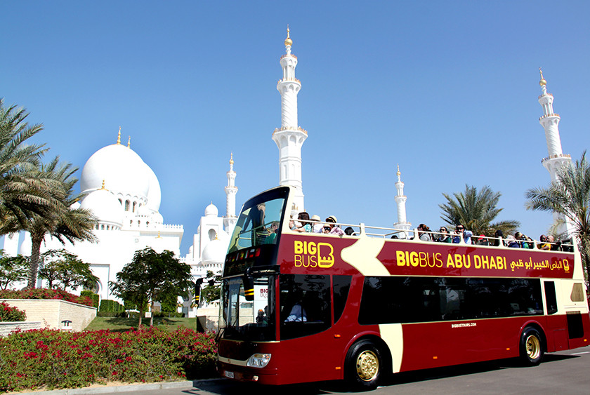 1696250736_Big-Bus-in-front-of-Grand-Mosque-full-view02-©-Big-Bus.jpg